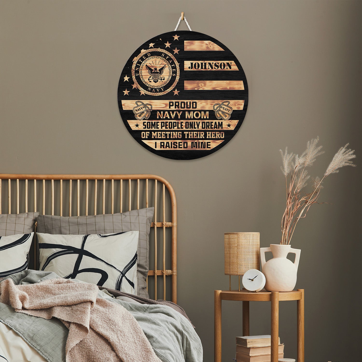 Proud Navy Mom Wooden Flag Sign – Personalized Tribute for Military Mothers